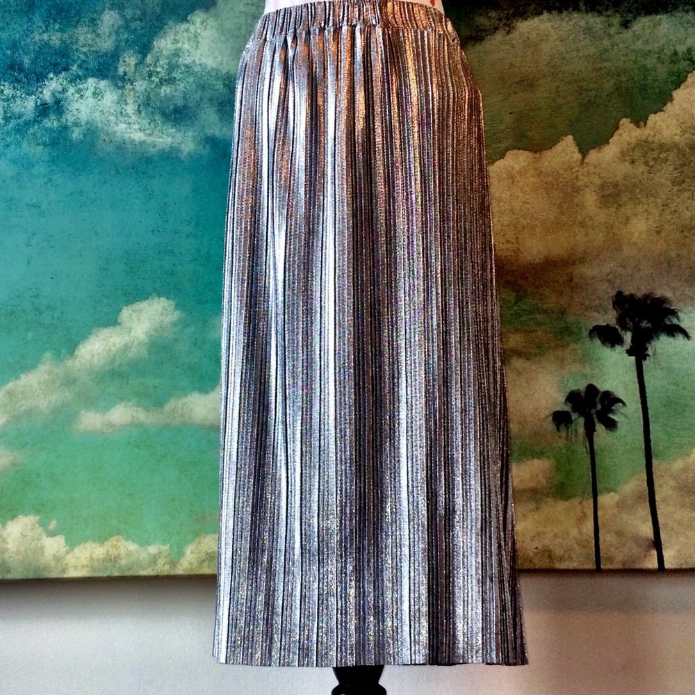 Pleated silver midi skirt.